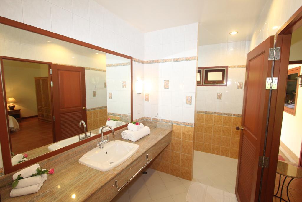 Villa Pimlada Nai Harn Экстерьер фото